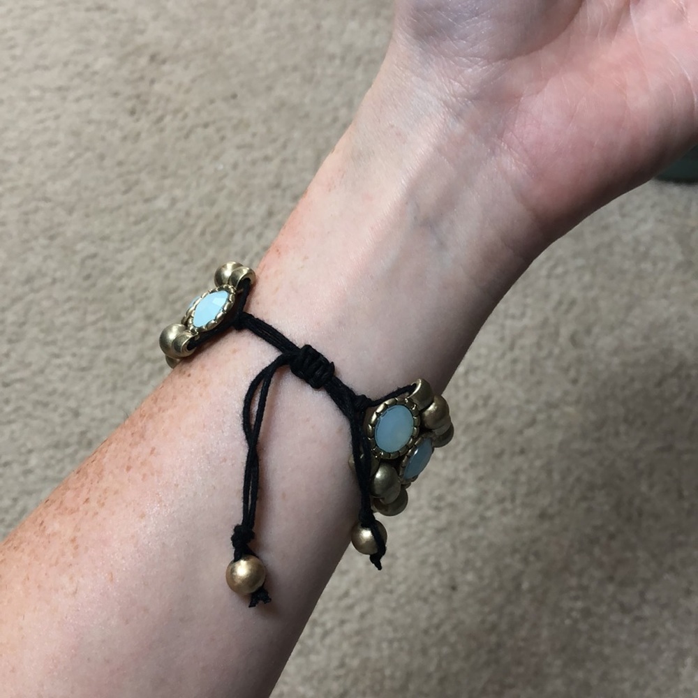 Adjustable gold beaded bracelet - Picture 3 of 3